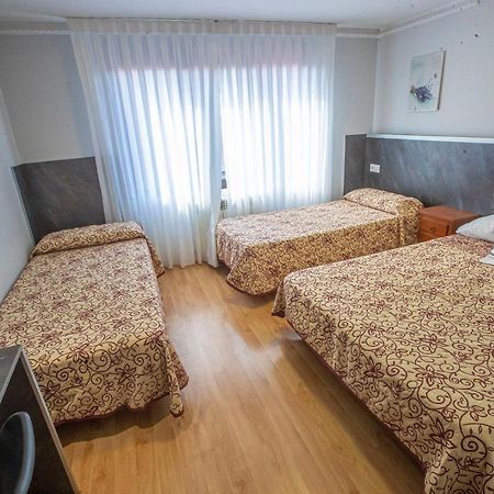Hostal Vitorina Soria Bagian luar foto