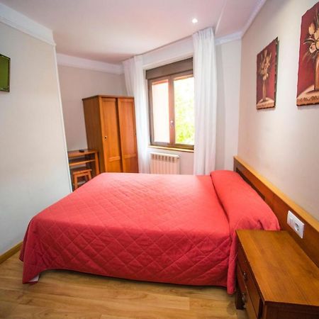 Hostal Vitorina Soria Bagian luar foto