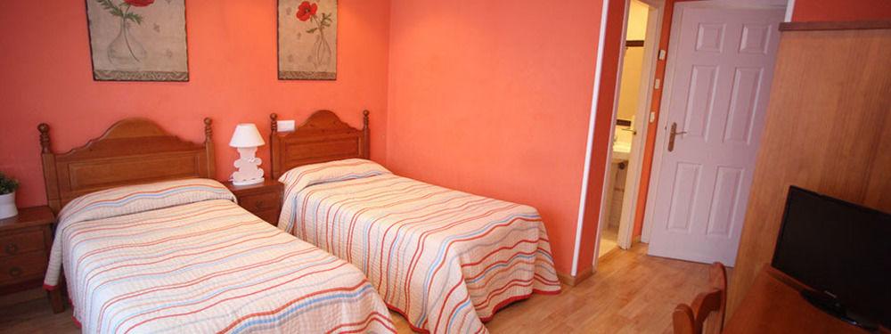 Hostal Vitorina Soria Bagian luar foto