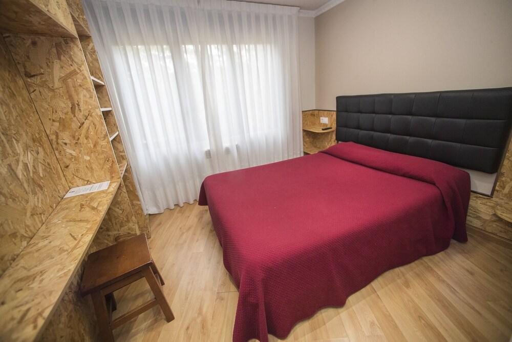 Hostal Vitorina Soria Bagian luar foto