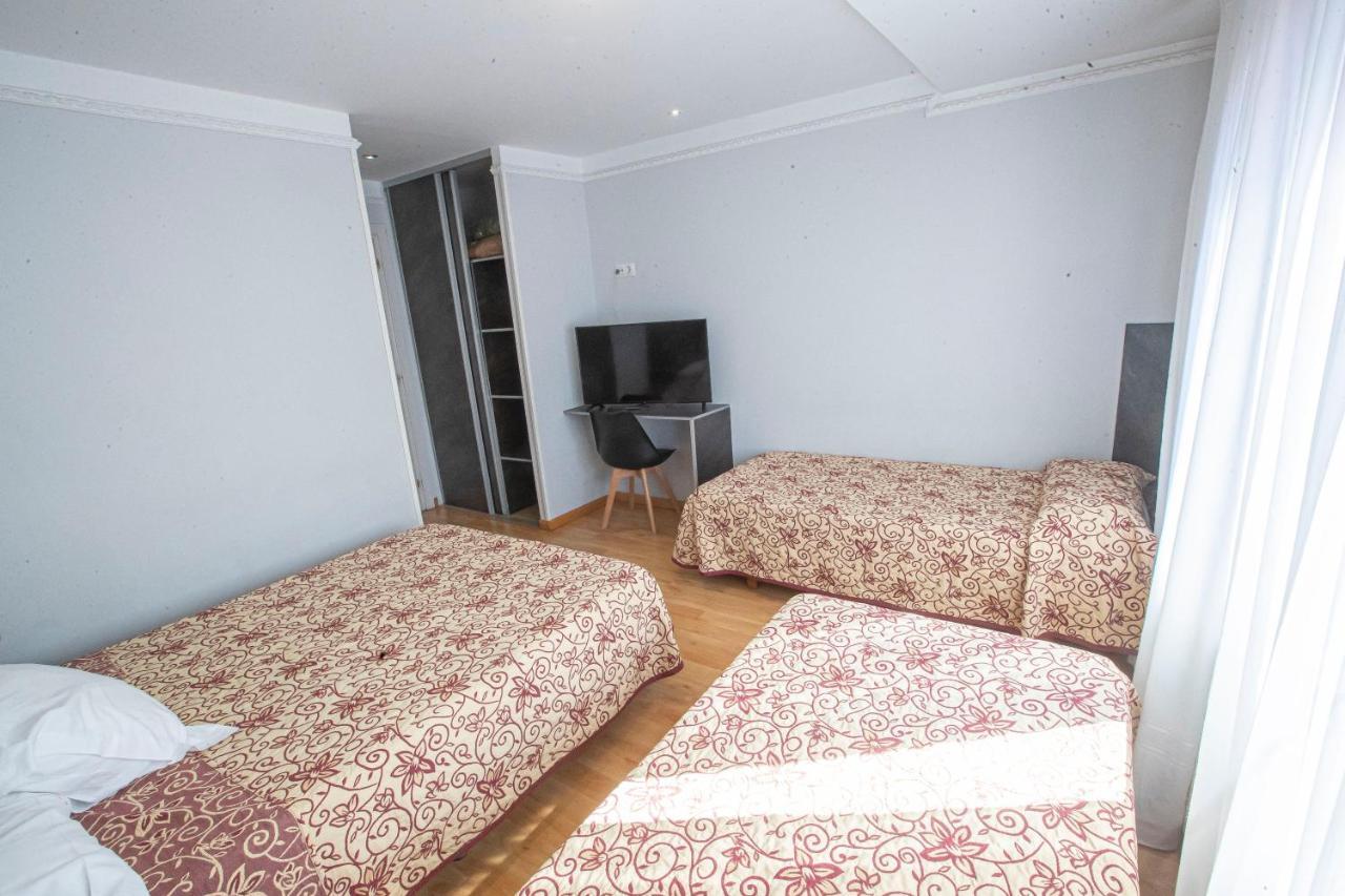 Hostal Vitorina Soria Bagian luar foto