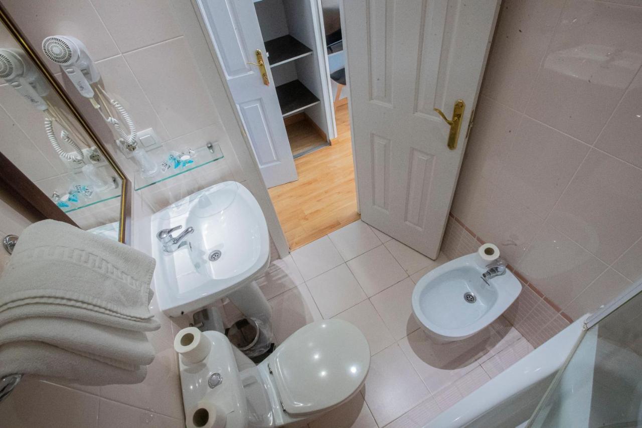 Hostal Vitorina Soria Bagian luar foto