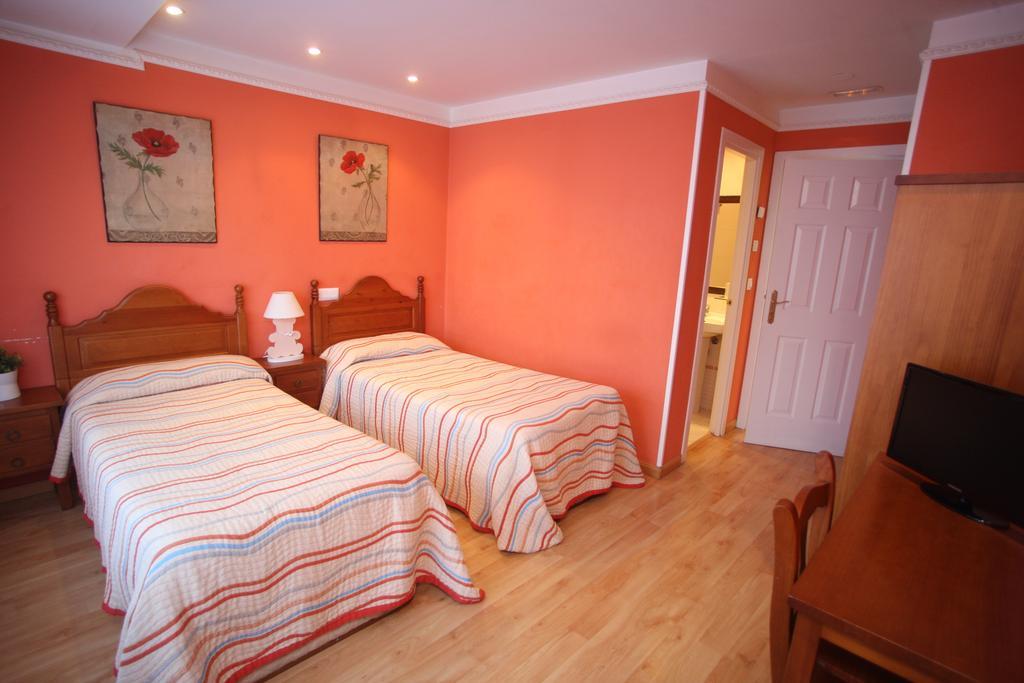 Hostal Vitorina Soria Bagian luar foto