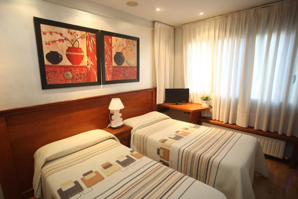 Hostal Vitorina Soria Ruang foto