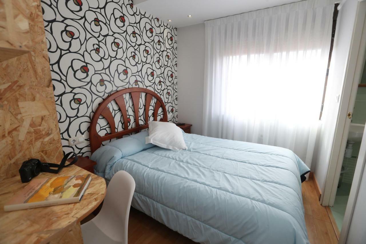Hostal Vitorina Soria Bagian luar foto