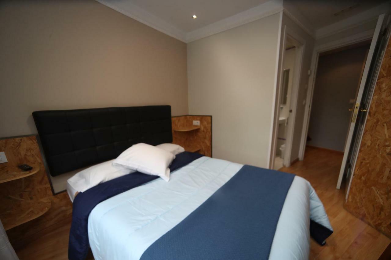 Hostal Vitorina Soria Bagian luar foto