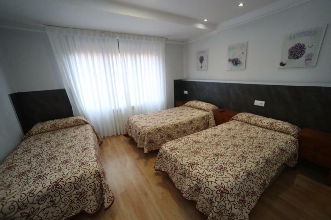 Hostal Vitorina Soria Bagian luar foto