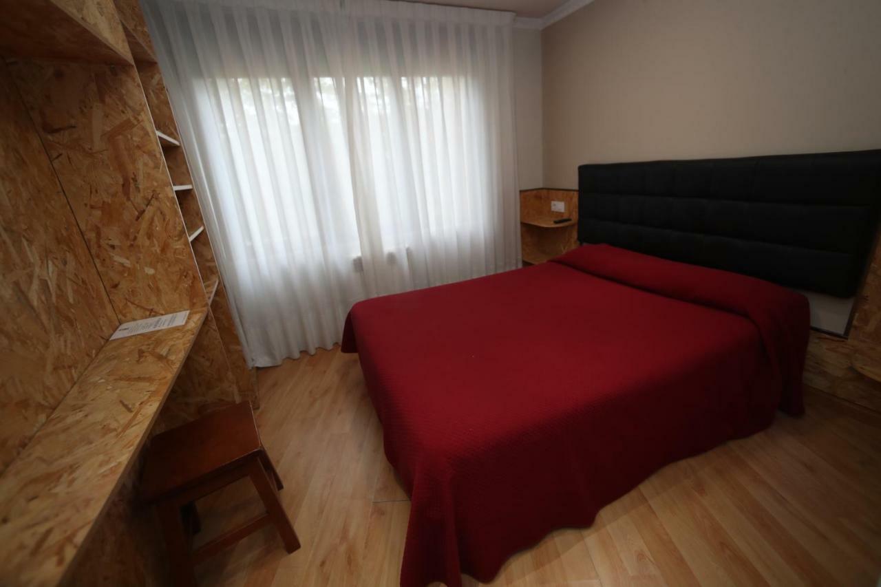 Hostal Vitorina Soria Bagian luar foto