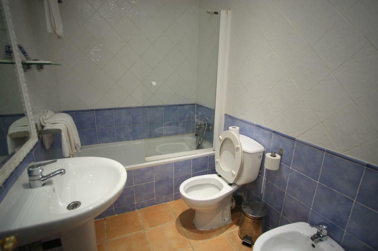 Hostal Vitorina Soria Bagian luar foto