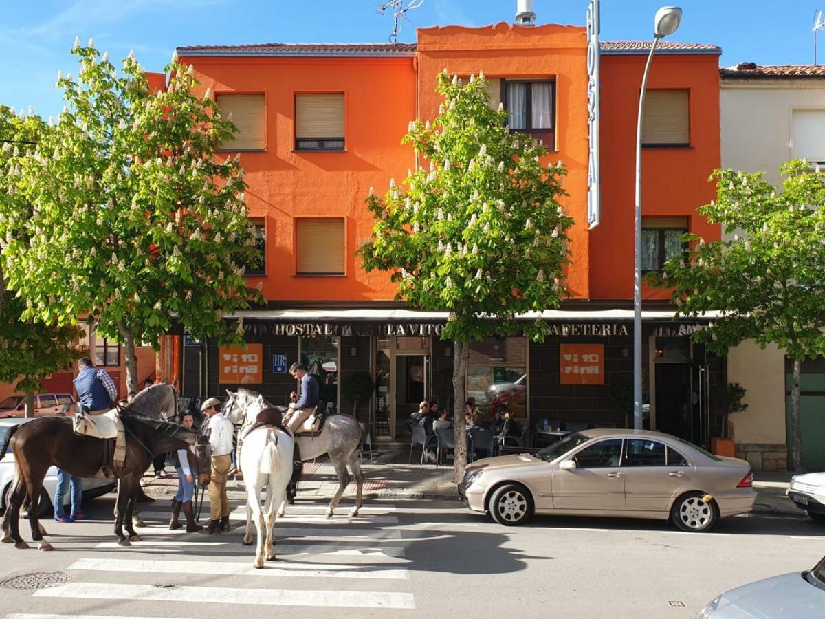 Hostal Vitorina Soria Bagian luar foto