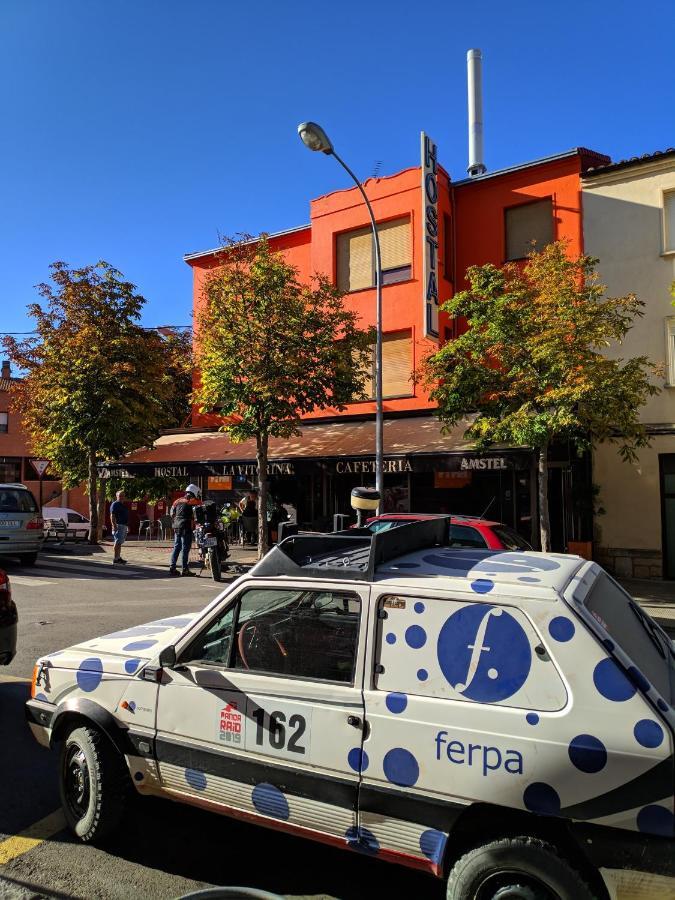 Hostal Vitorina Soria Bagian luar foto