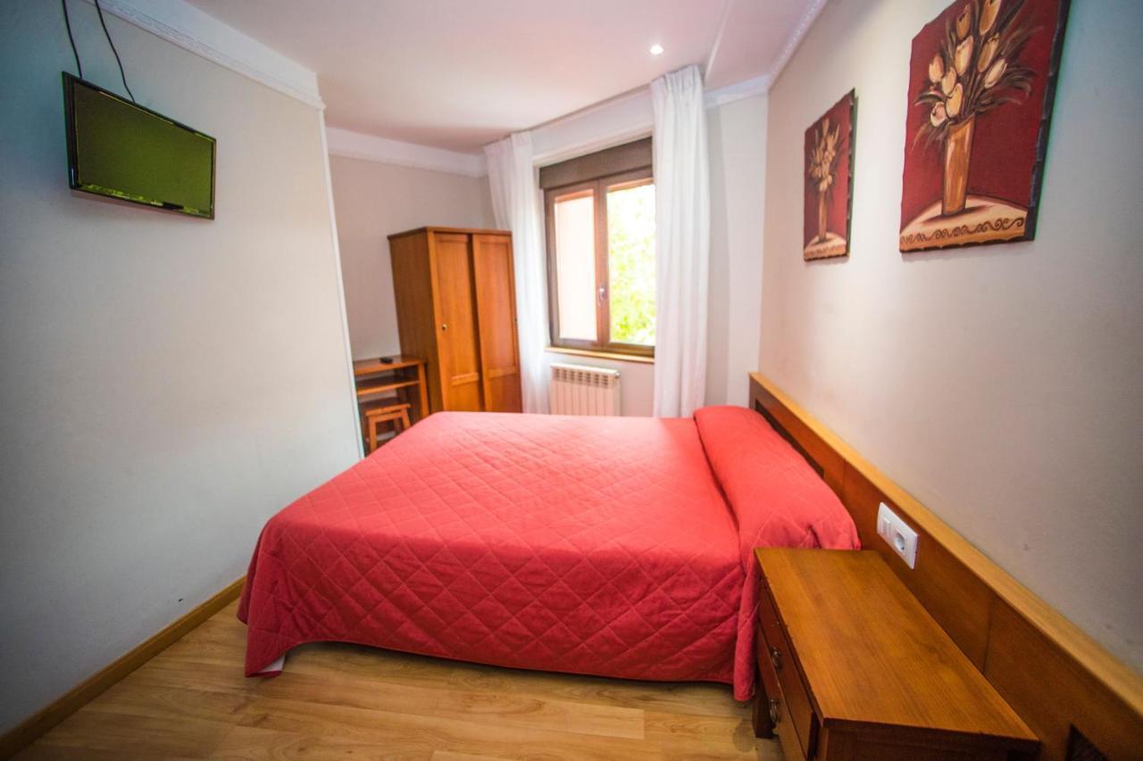 Hostal Vitorina Soria Bagian luar foto