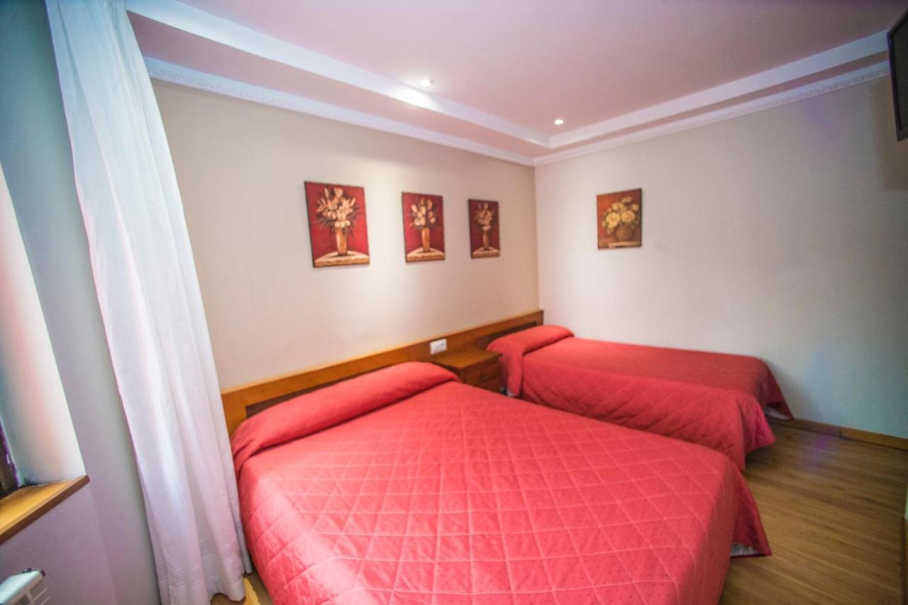 Hostal Vitorina Soria Bagian luar foto
